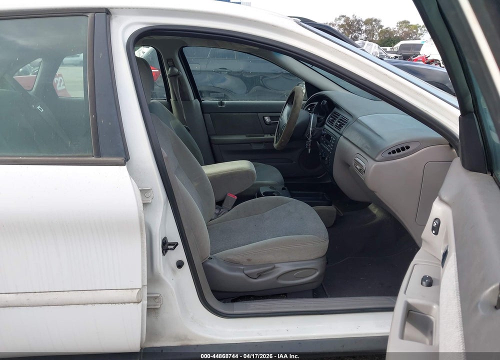2000 FORD TAURUS SE VIN: 1FAFP5328YG169837