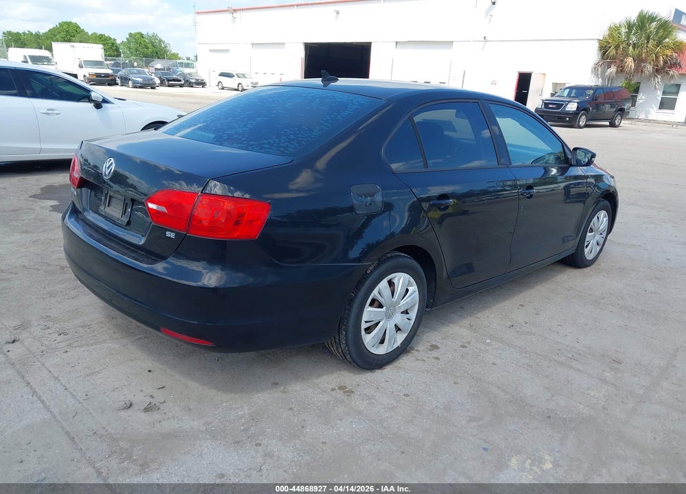 2014 VOLKSWAGEN JETTA 1.8T SE VIN: 3VWD17AJ8EM438247