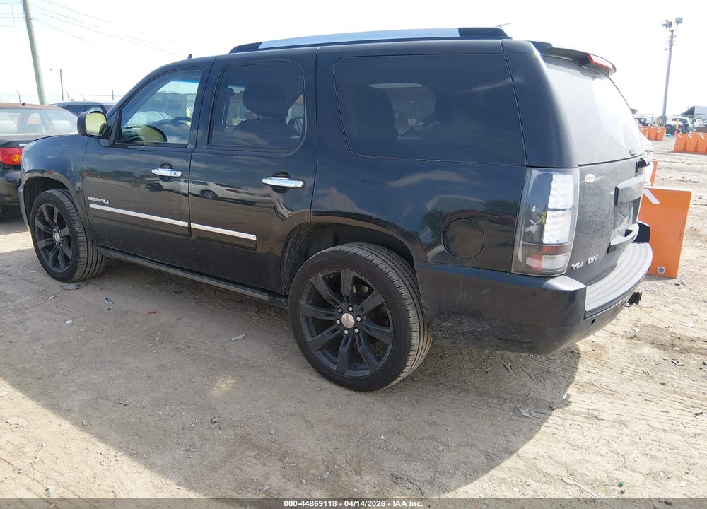 2011 GMC YUKON DENALI VIN: 1GKS2EEF1BR311582