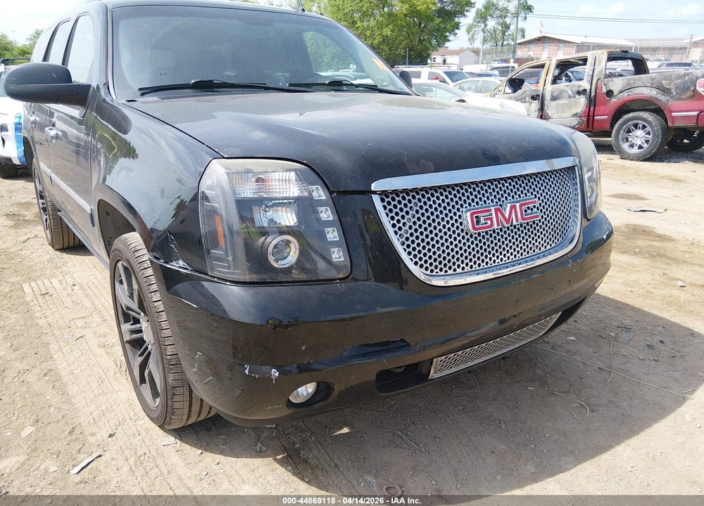2011 GMC YUKON DENALI VIN: 1GKS2EEF1BR311582