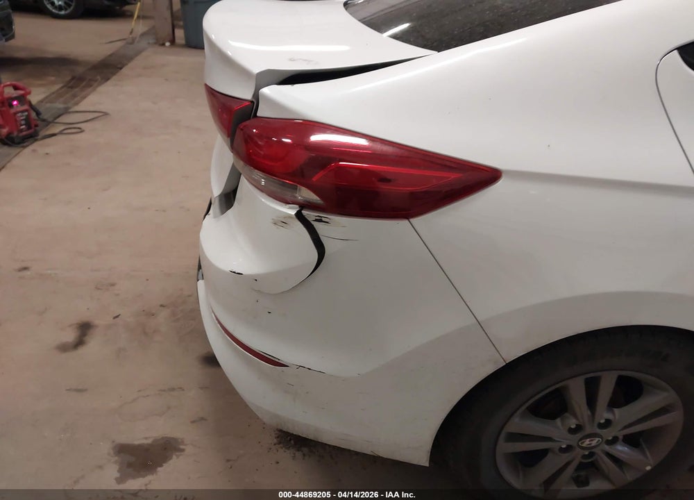 2017 HYUNDAI ELANTRA SE VIN: 5NPD84LF9HH036415