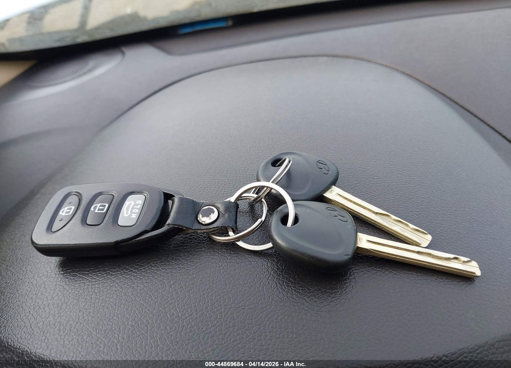 2013 HYUNDAI SONATA GLS VIN: 5NPEB4AC0DH716731