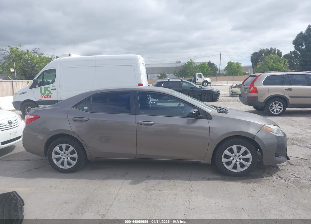 2017 TOYOTA COROLLA LE VIN: 5YFBURHE7HP672477