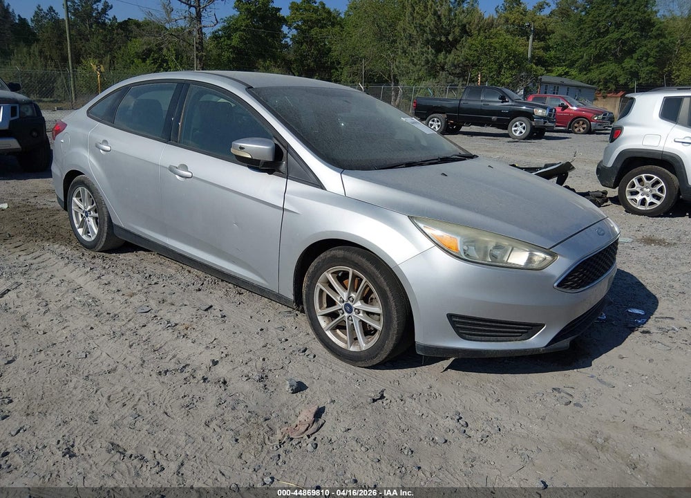 2015 FORD FOCUS SE VIN: 1FADP3F23FL262826