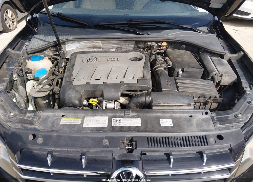 2014 VOLKSWAGEN PASSAT 2.0L TDI SE VIN: 1VWBN7A37EC062459