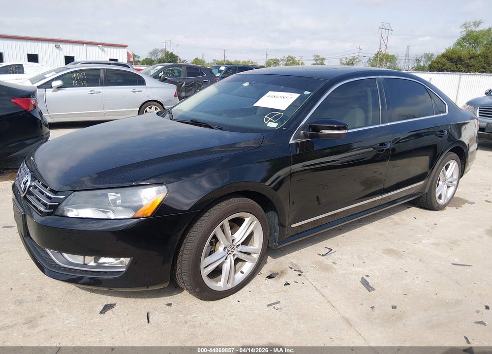2014 VOLKSWAGEN PASSAT 2.0L TDI SE VIN: 1VWBN7A37EC062459