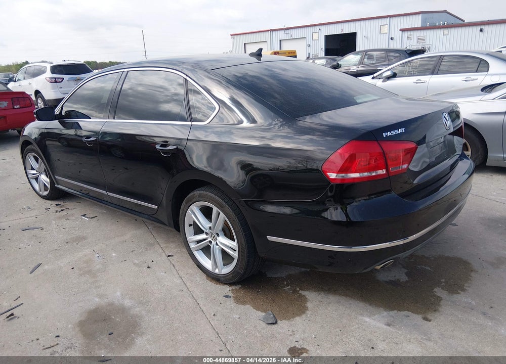 2014 VOLKSWAGEN PASSAT 2.0L TDI SE VIN: 1VWBN7A37EC062459