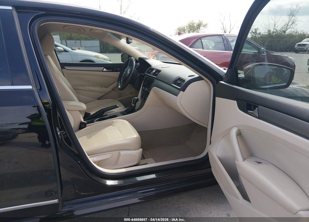 2014 VOLKSWAGEN PASSAT 2.0L TDI SE VIN: 1VWBN7A37EC062459