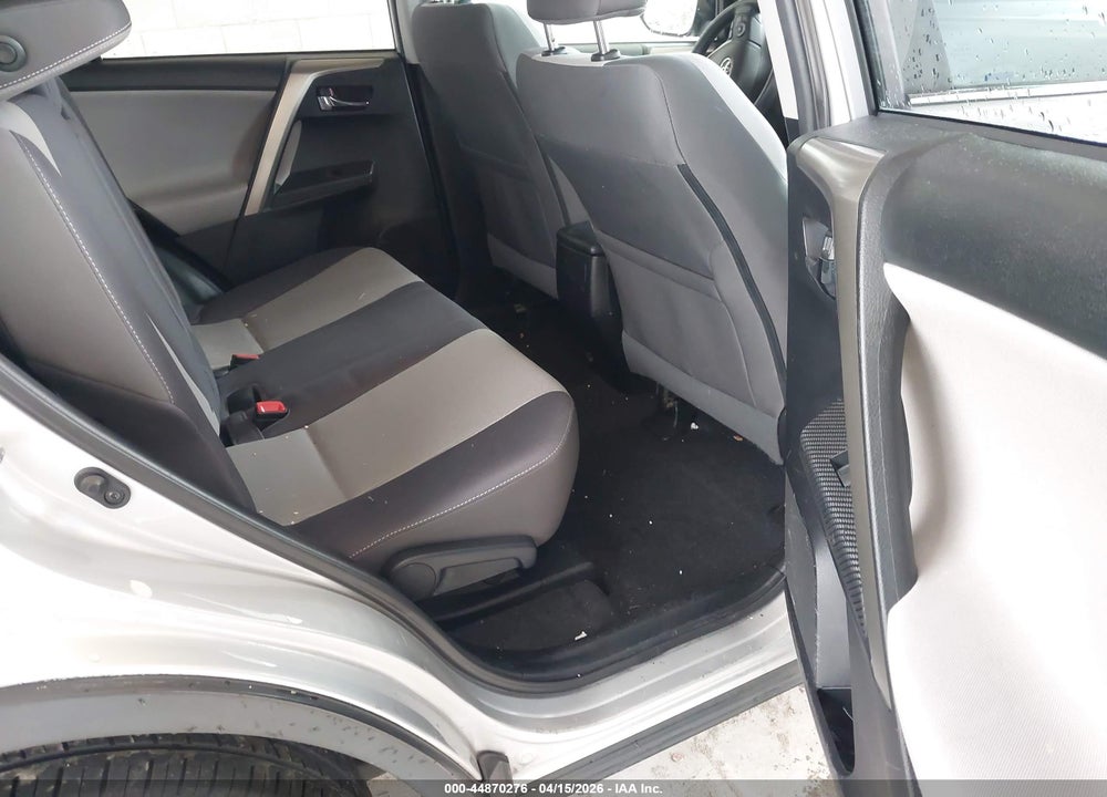 2015 TOYOTA RAV4 XLE VIN: 2T3RFREVXFW398868