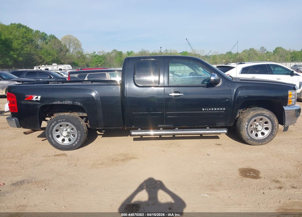 2011 CHEVROLET SILVERADO 1500 LT VIN: 1GCRKSE38BZ328023