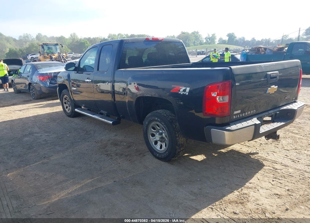 2011 CHEVROLET SILVERADO 1500 LT VIN: 1GCRKSE38BZ328023
