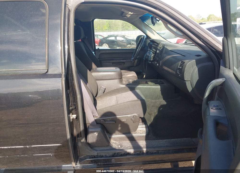2011 CHEVROLET SILVERADO 1500 LT VIN: 1GCRKSE38BZ328023