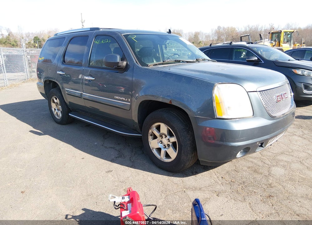 2007 GMC YUKON DENALI VIN: 1GKFK63827J291831