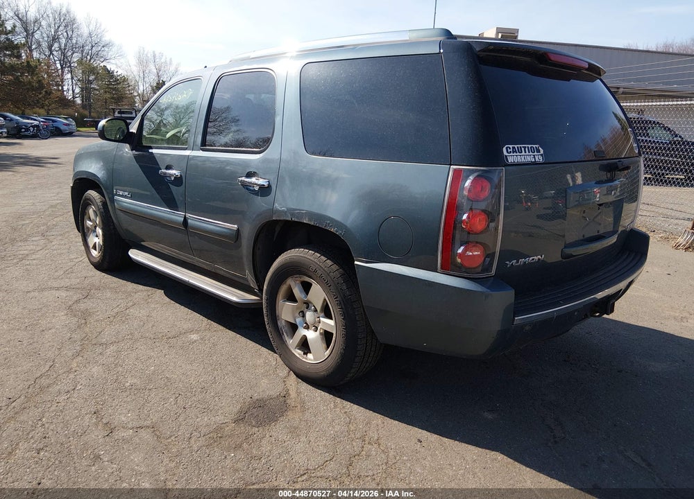 2007 GMC YUKON DENALI VIN: 1GKFK63827J291831