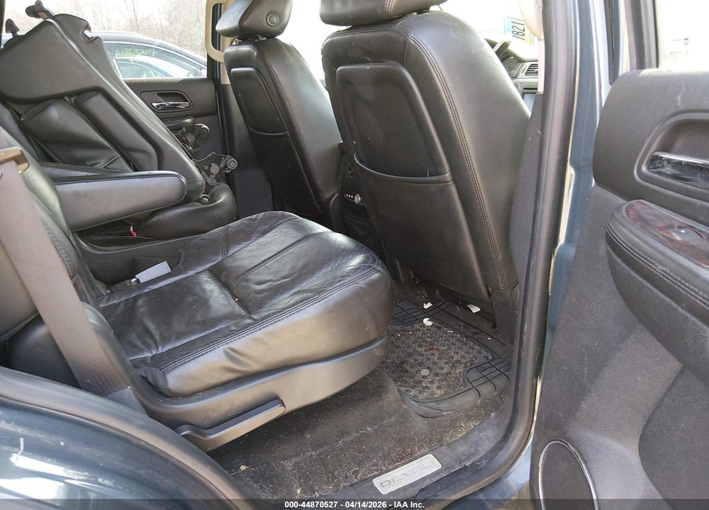 2007 GMC YUKON DENALI VIN: 1GKFK63827J291831