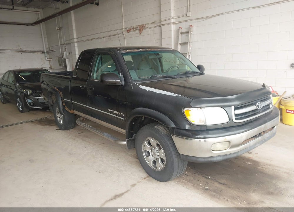 2000 TOYOTA TUNDRA LTD V8 VIN: 5TBBT4815YS046283