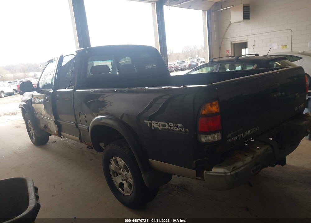 2000 TOYOTA TUNDRA LTD V8 VIN: 5TBBT4815YS046283