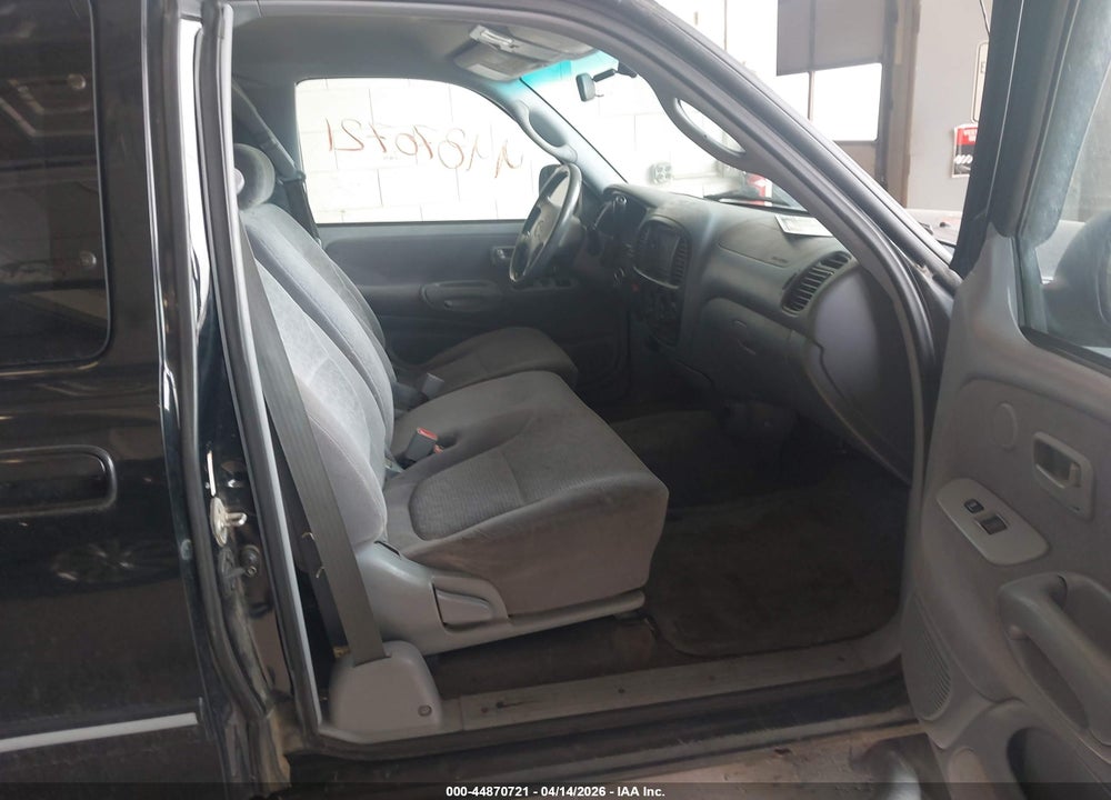 2000 TOYOTA TUNDRA LTD V8 VIN: 5TBBT4815YS046283