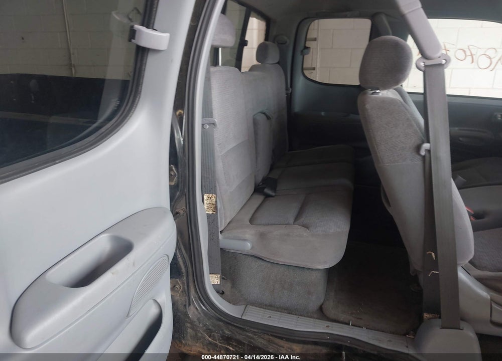 2000 TOYOTA TUNDRA LTD V8 VIN: 5TBBT4815YS046283