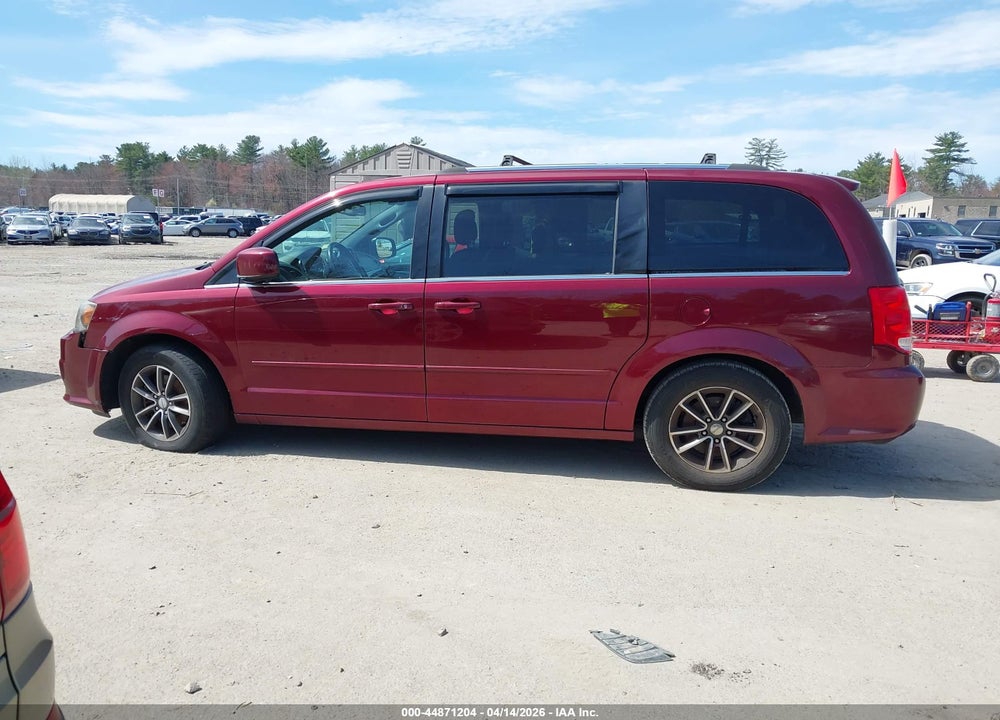 2017 DODGE GRAND CARAVAN SXT VIN: 2C4RDGCG3HR724330