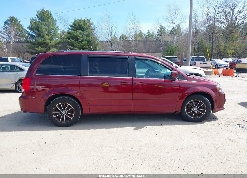 2017 DODGE GRAND CARAVAN SXT VIN: 2C4RDGCG3HR724330
