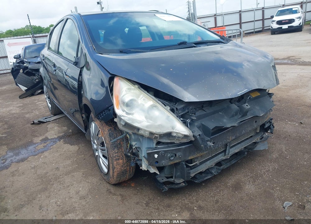 2014 TOYOTA PRIUS C TWO VIN: JTDKDTB35E1078152