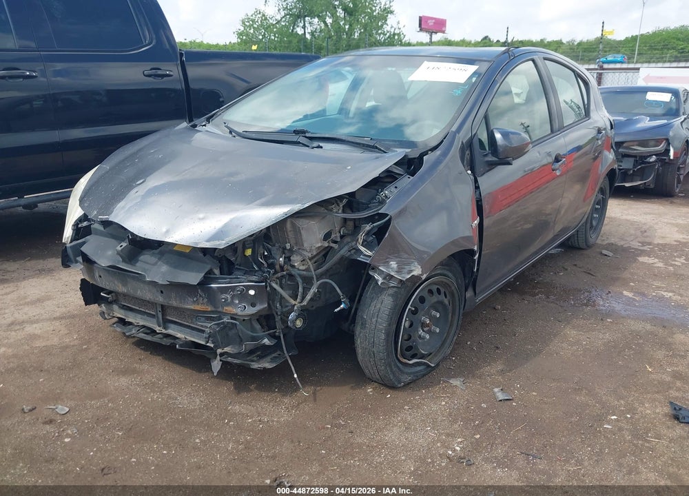 2014 TOYOTA PRIUS C TWO VIN: JTDKDTB35E1078152