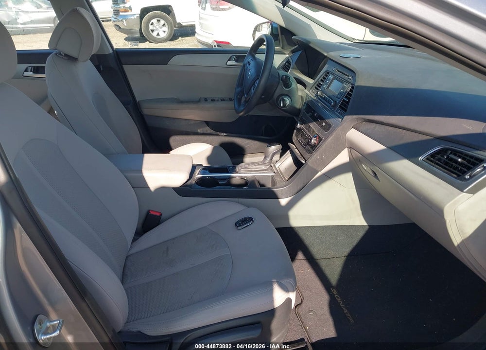 2017 HYUNDAI SONATA VIN: 5NPE24AFXHH456211