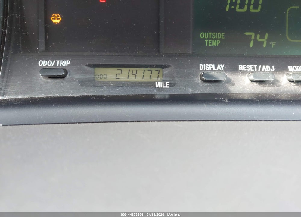 2002 TOYOTA AVALON XLS VIN: 4T1BF28B42U229460