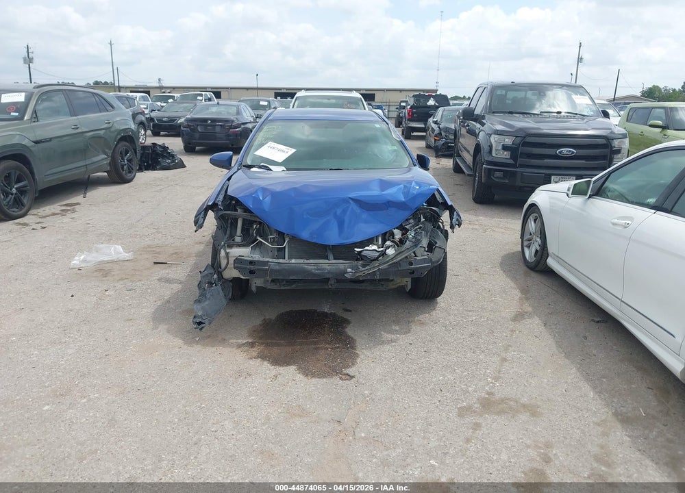 2014 TOYOTA COROLLA LE VIN: 5YFBURHE2EP077256