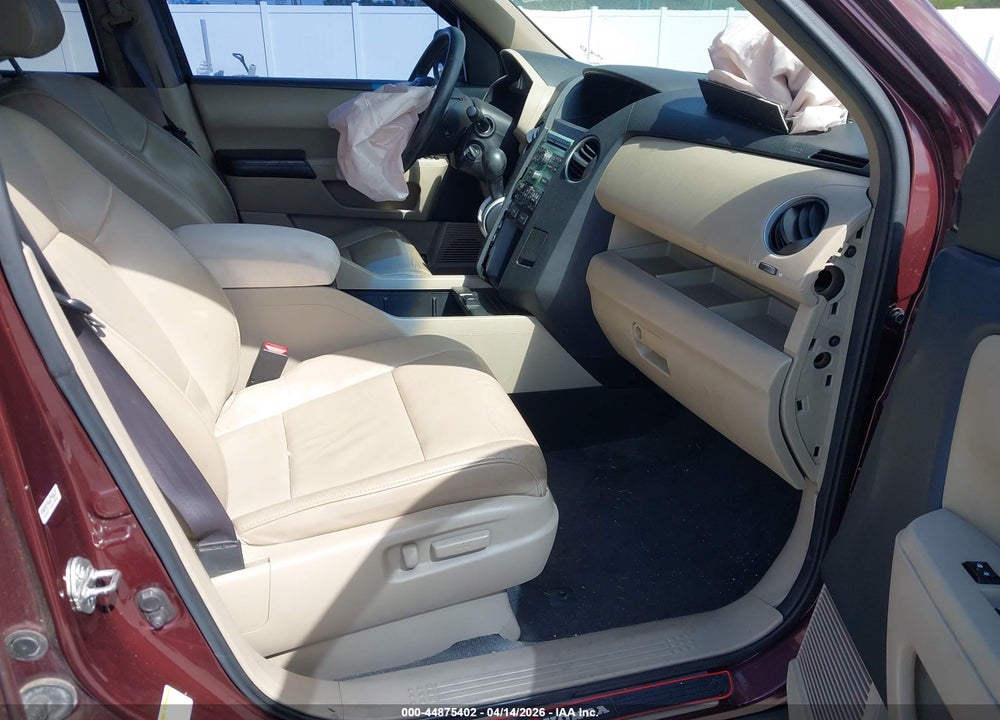 2011 HONDA PILOT EX-L VIN: 5FNYF3H56BB030286
