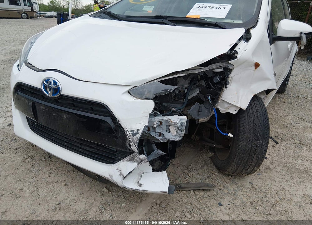 2016 TOYOTA PRIUS C TWO VIN: JTDKDTB36G1132562