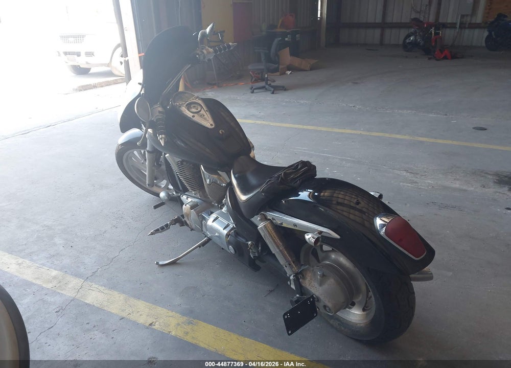 2005 HONDA VTX1300 C VIN: 1HFSC55095A100952