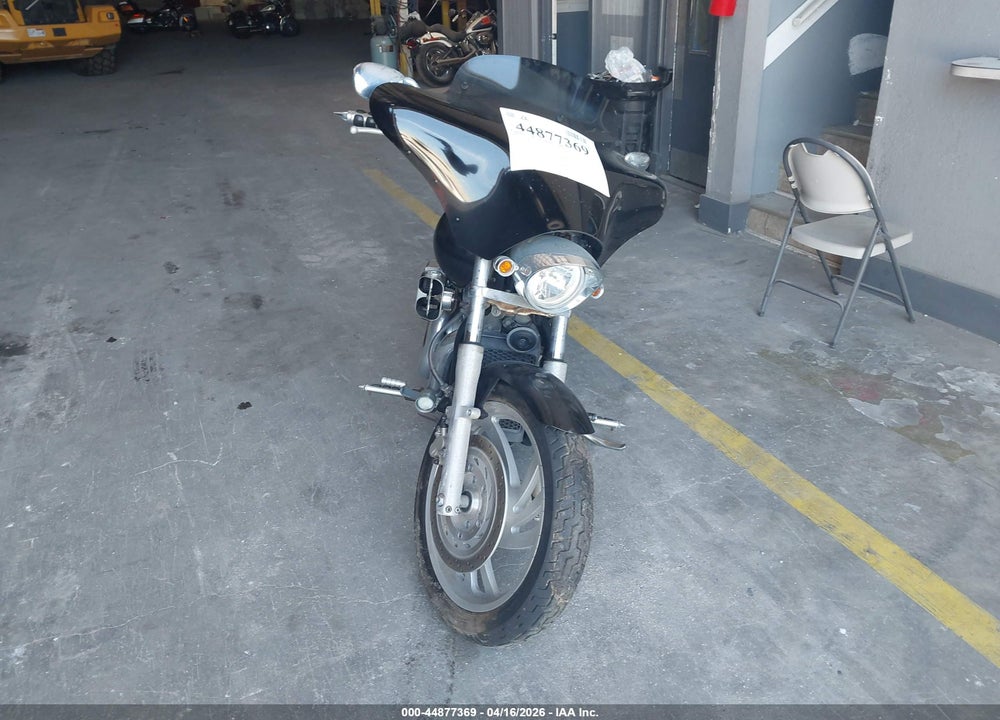 2005 HONDA VTX1300 C VIN: 1HFSC55095A100952