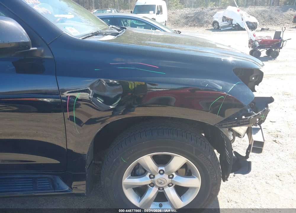 2011 LEXUS GX 460 VIN: JTJBM7FX5B5032570