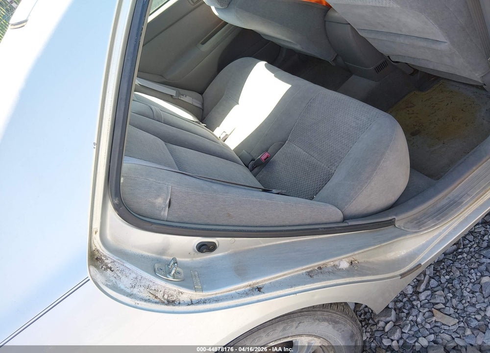 2002 TOYOTA CAMRY LE VIN: 4T1BE32K92U099824