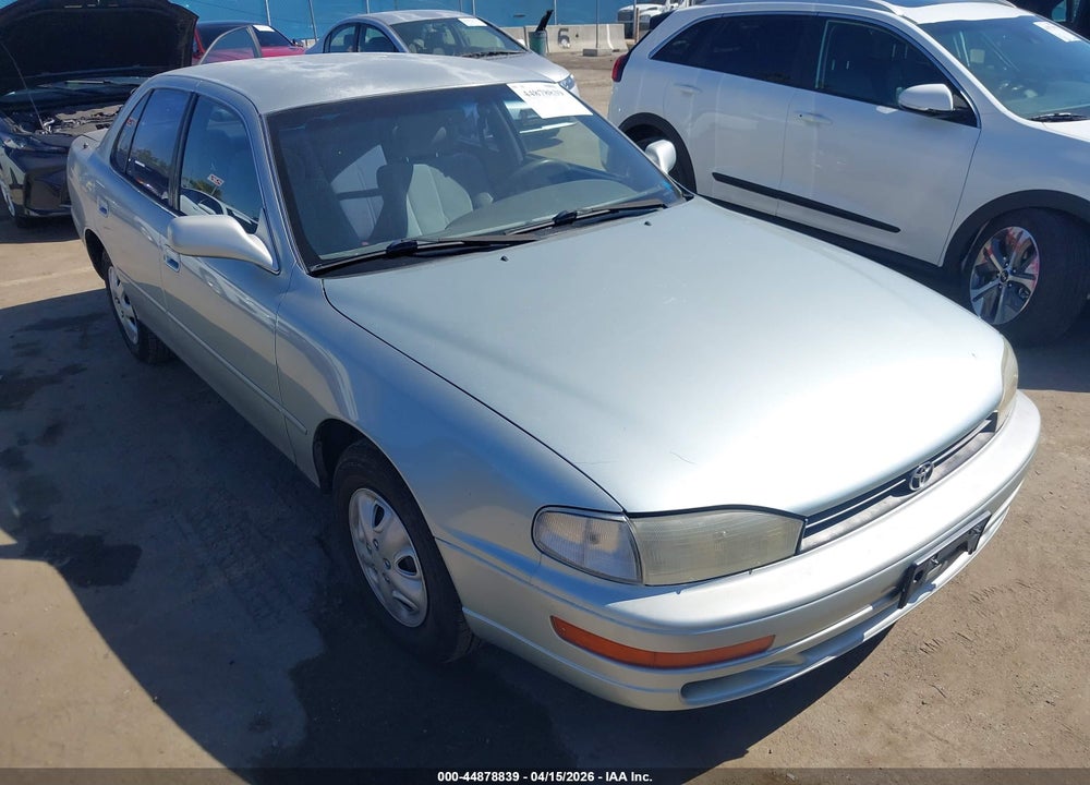 1994 TOYOTA CAMRY LE VIN: JT2SK12E0R0240639