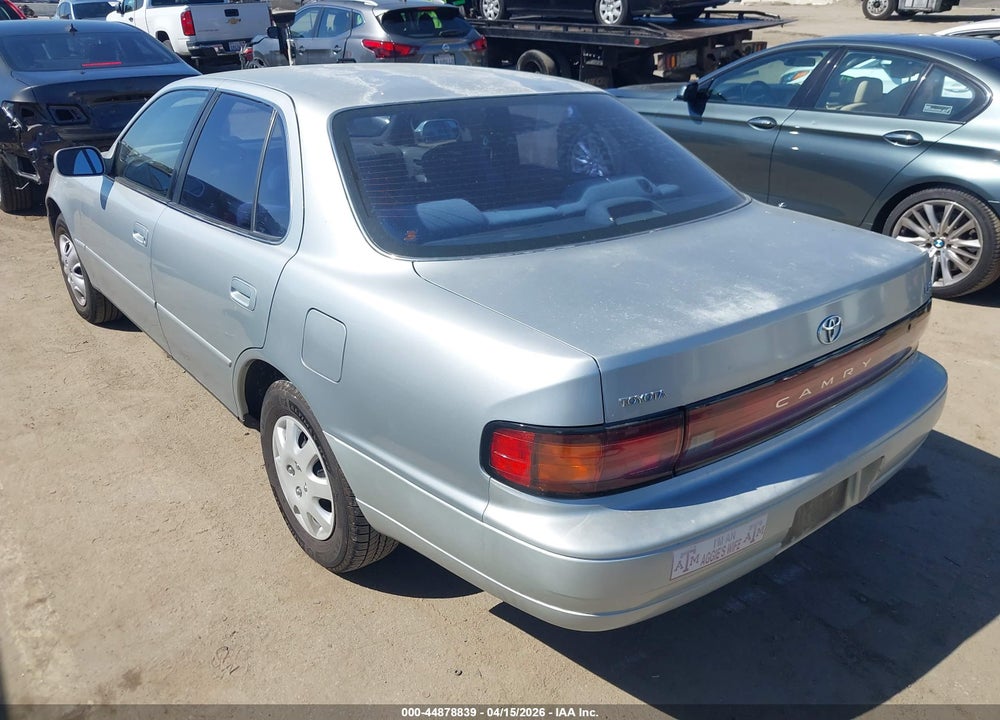 1994 TOYOTA CAMRY LE VIN: JT2SK12E0R0240639