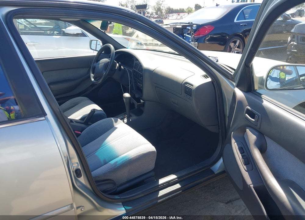 1994 TOYOTA CAMRY LE VIN: JT2SK12E0R0240639