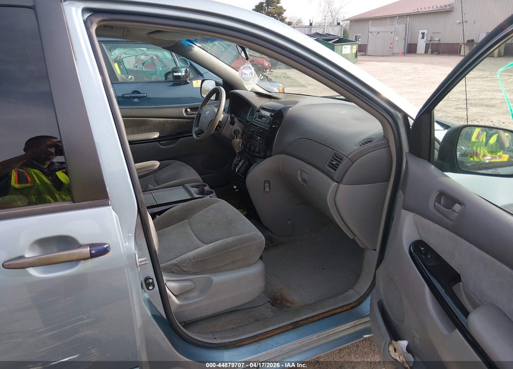 2004 TOYOTA SIENNA LE VIN: 5TDZA23C84S198576
