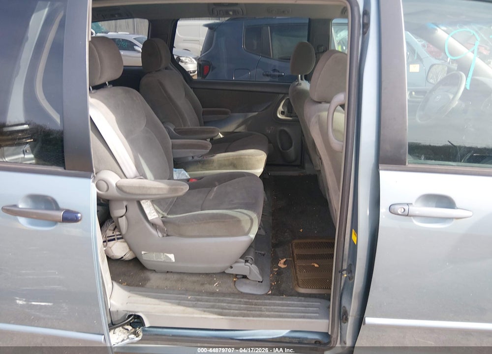 2004 TOYOTA SIENNA LE VIN: 5TDZA23C84S198576