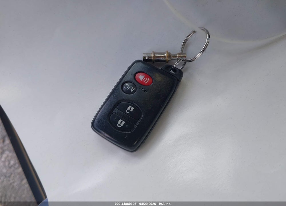 2010 TOYOTA PRIUS III VIN: JTDKN3DU2A1202195