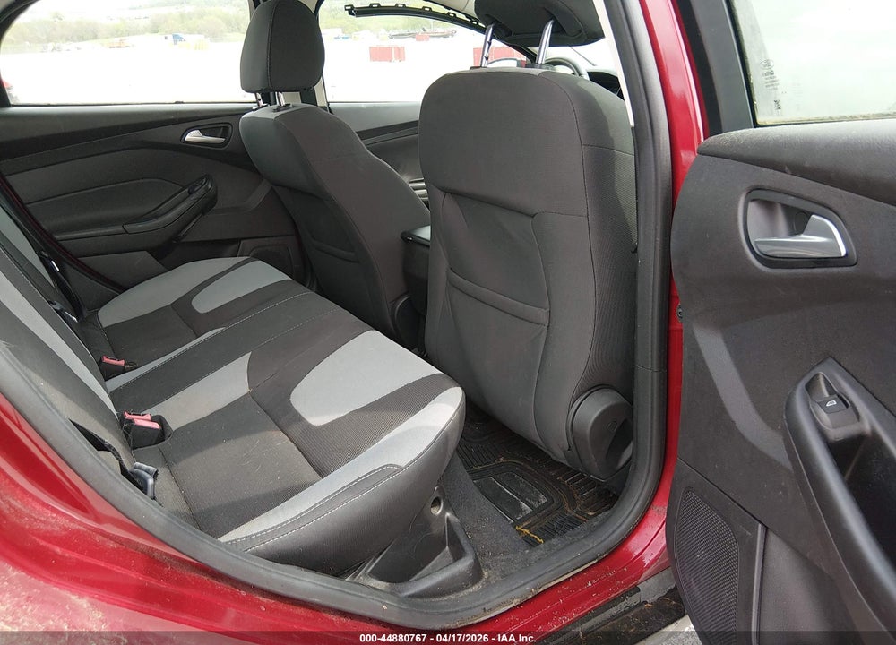 2014 FORD FOCUS SE VIN: 1FADP3F26EL269428