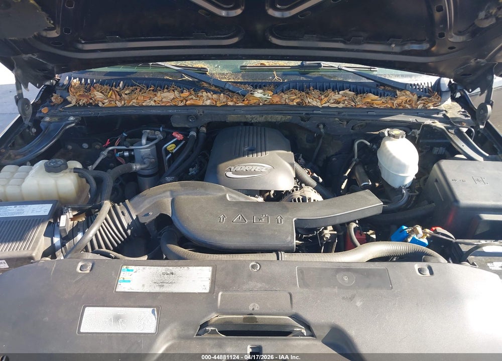 2005 CHEVROLET TAHOE LT VIN: 1GNEK13T15R194401