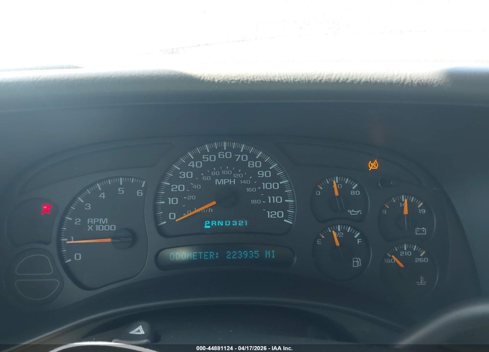 2005 CHEVROLET TAHOE LT VIN: 1GNEK13T15R194401