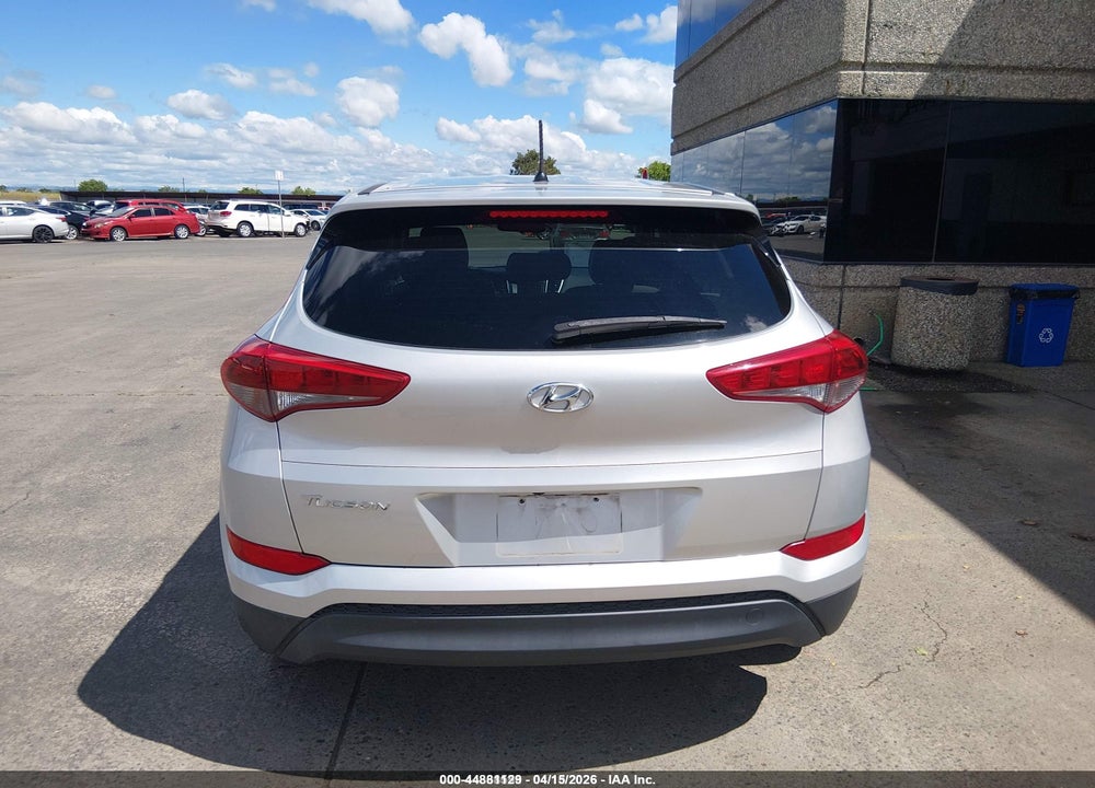 2018 HYUNDAI TUCSON SE VIN: KM8J23A40JU701693