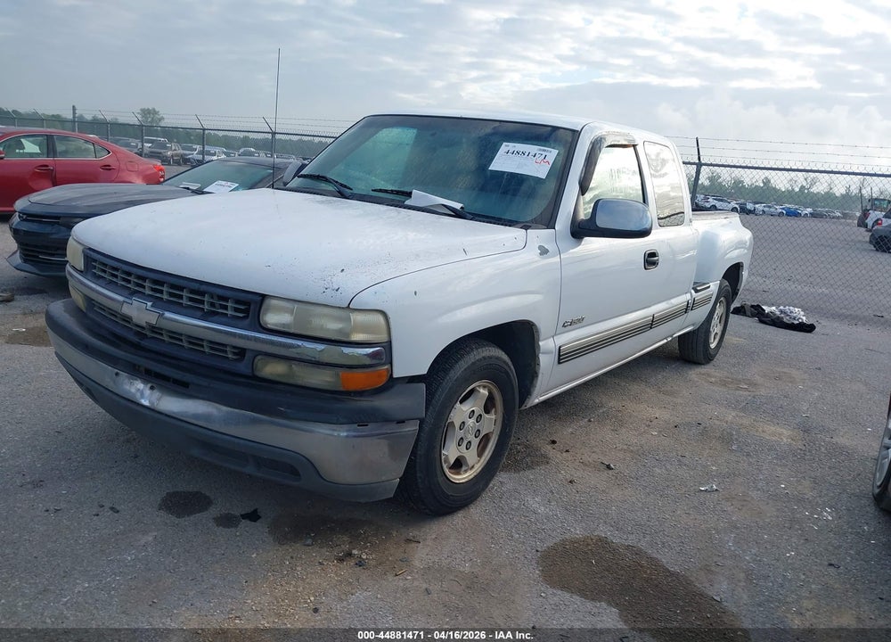 2000 CHEVROLET SILVERADO 1500 LS VIN: 2GCEC19T1Y1403405