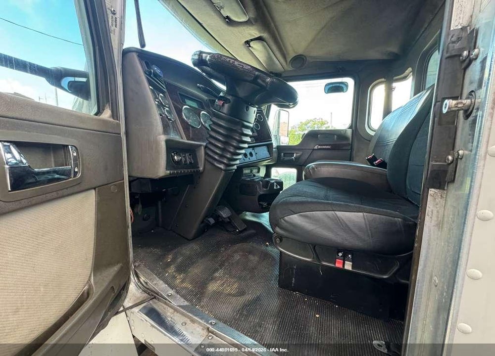 2013 KENWORTH CONSTRUCTION T270 VIN: 2NKHHM6H3DM364677