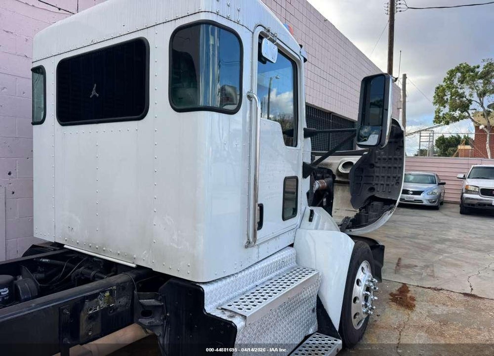 2013 KENWORTH CONSTRUCTION T270 VIN: 2NKHHM6H3DM364677