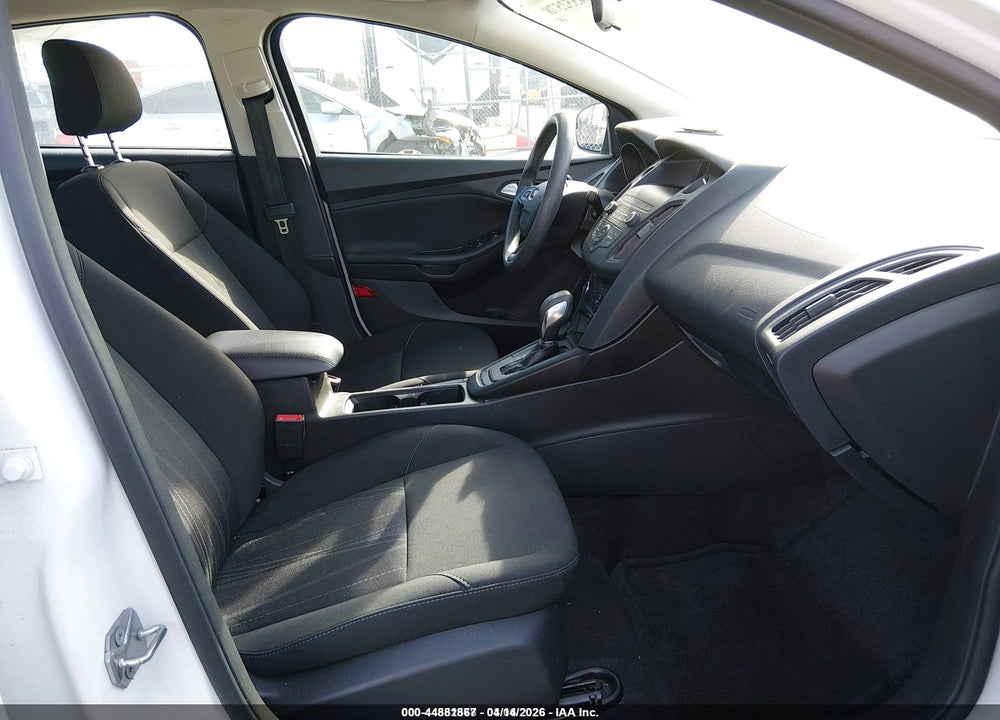 2018 FORD FOCUS SE VIN: 1FADP3F25JL328396